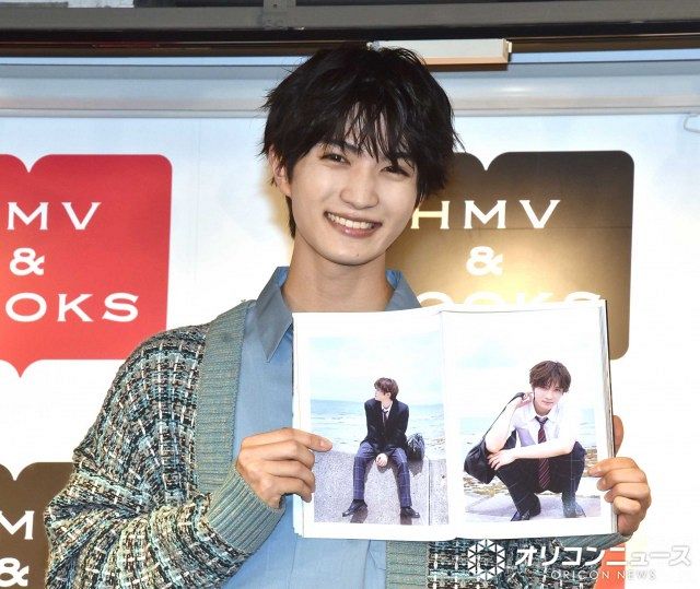 知念英和、念願のブレザー姿 『仮面ライダーガヴ』の姉＆兄に褒められ