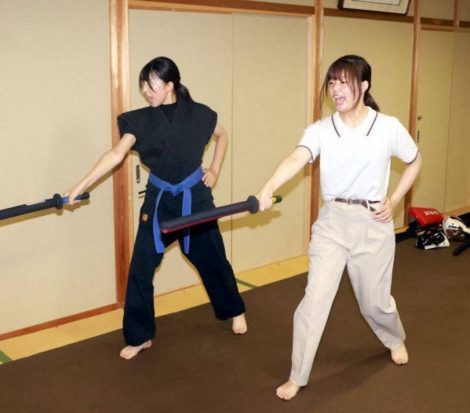 やってみよ】スポーツチャンバラ 武道未経験の記者 運動不足が解消 