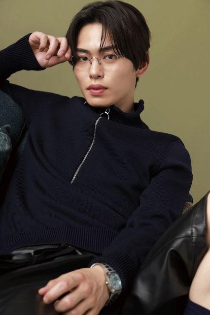 IMP.影山拓也、“沼る”メガネビジュアル公開 全52問の質問にも回答