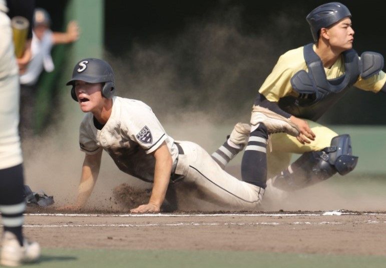 岡山学芸館優勝年代の冬の移動着ズボンです！ 岡山学芸館優勝年代の冬の移動着ズボンです！