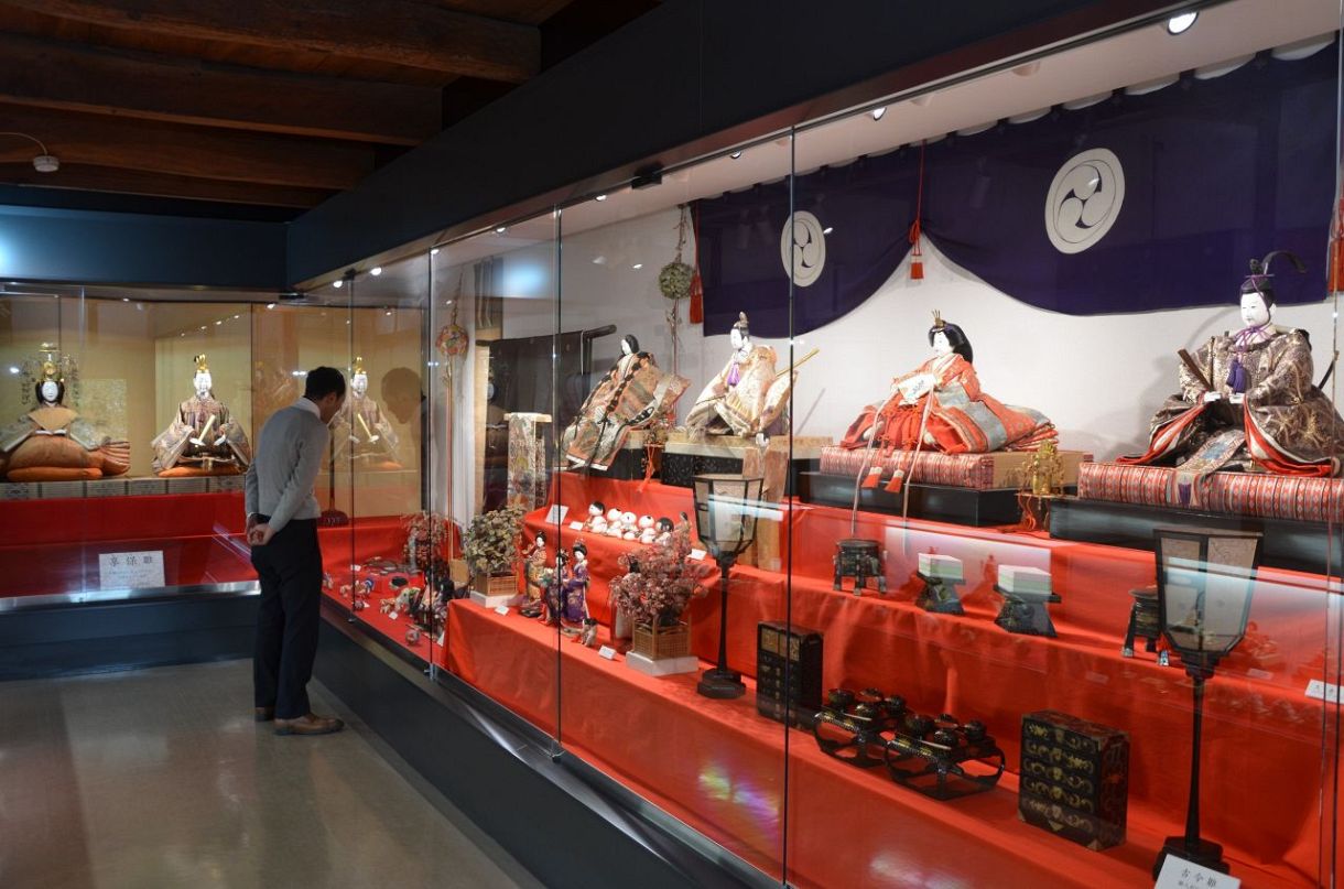 豪華絢爛 雛人形200点 倉敷 旧野崎家住宅で展示：山陽新聞デジタル