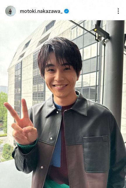 中沢元紀が「輝くお兄さん」に 爽やかな笑顔＆“ドヤ顔”で白衣姿など