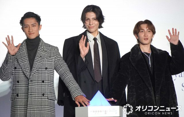  Man　岩本照　渡辺翔太　宮舘涼太　公式写真 Snow Man岩本照、イルミネーションが似合うメンバーは宮舘涼太「相乗