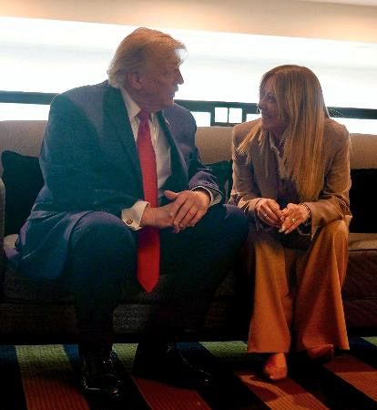 イタリア首相が写真撮影懇願」 トランプ氏発言に波紋：山陽新聞