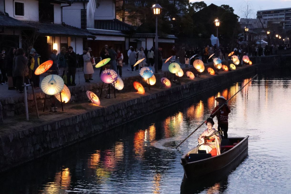 趣増す白壁の町並み　倉敷春宵あかり開幕