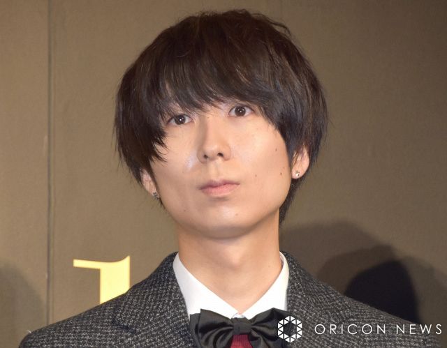 37歳・ゲス極の川谷絵音、金髪＆つや肌でにっこり オフ姿に「どんどん