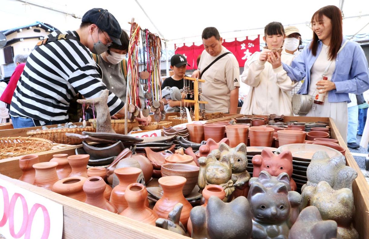 備前焼まつり開幕　大勢の陶芸ファン堪能