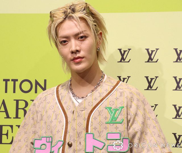 NCT・YUTA（中本悠太）、派手な「ヴィトン」シャツに笑顔「今回の一番