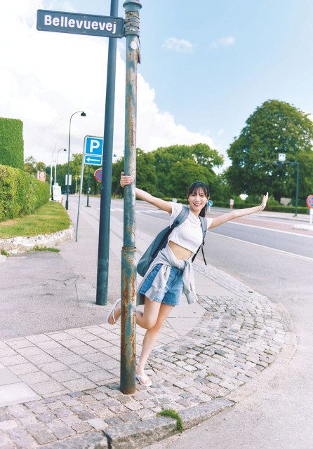 日向坂46河田陽菜2nd写真集、裏表紙4パターン＆秋元康氏の帯コメント