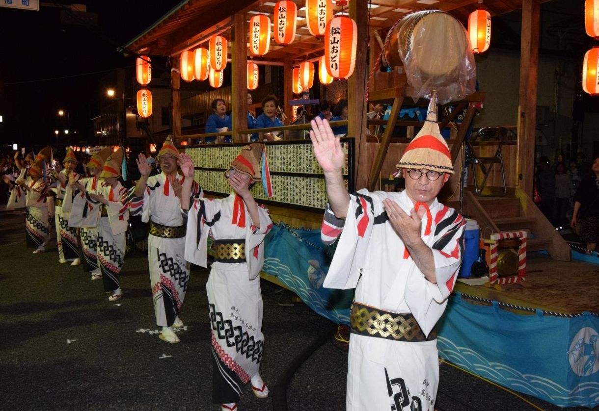 城下町彩る優雅な舞　高梁・松山踊り開幕 １６日まで