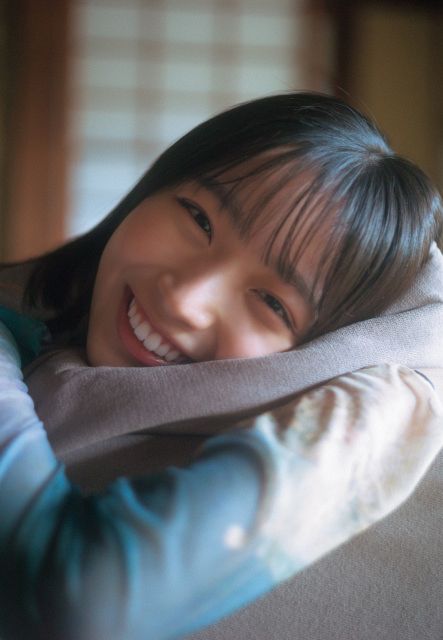 日向坂46 生写真　大野愛実 日向坂46大野愛実、センター大抜てきの18歳が『マガジン』表紙に 寒さ