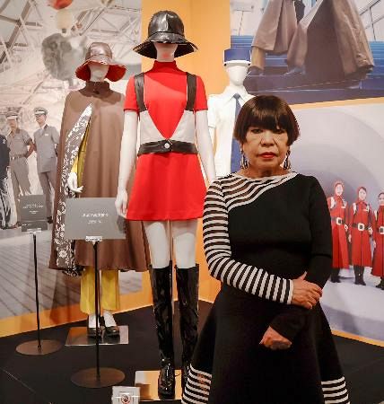 新旧万博ユニホームの展示会 コシノジュンコさん：山陽新聞デジタル