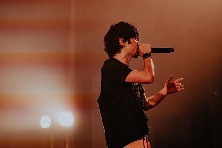 ただ生きた」のか「生きる勇気があった」のか ヒップホップに救われた