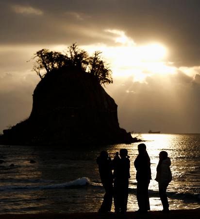 能登地震１年、復興へ決意新たに　石川・輪島、発生時刻に追悼