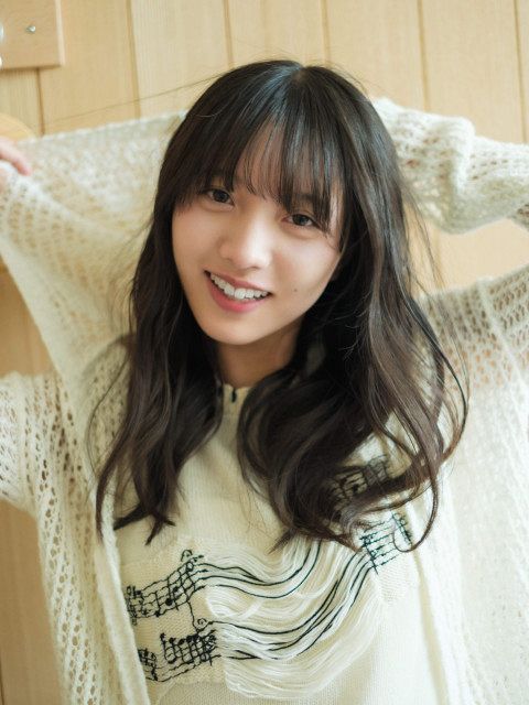 乃木坂46海邉朱莉、6期生連載で“彼女感”満載グラビア テーマは「余韻