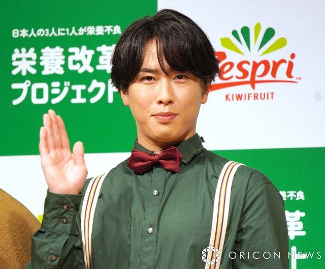 宮舘涼太、ソロイベントでロイヤル仕草を連発 おっちょこちょいな一面