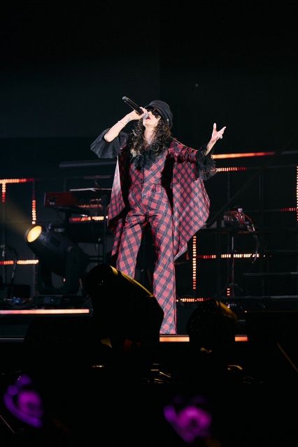 中島美嘉、ソウル公演より「GLAMOROUS SKY」ライブ映像を公開 映画