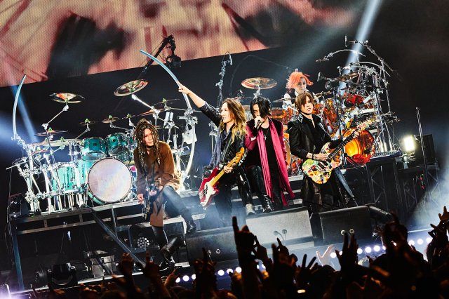 響きわたる「真矢ー！」の大コール LUNA SEA、真矢さんの思い胸に熱演