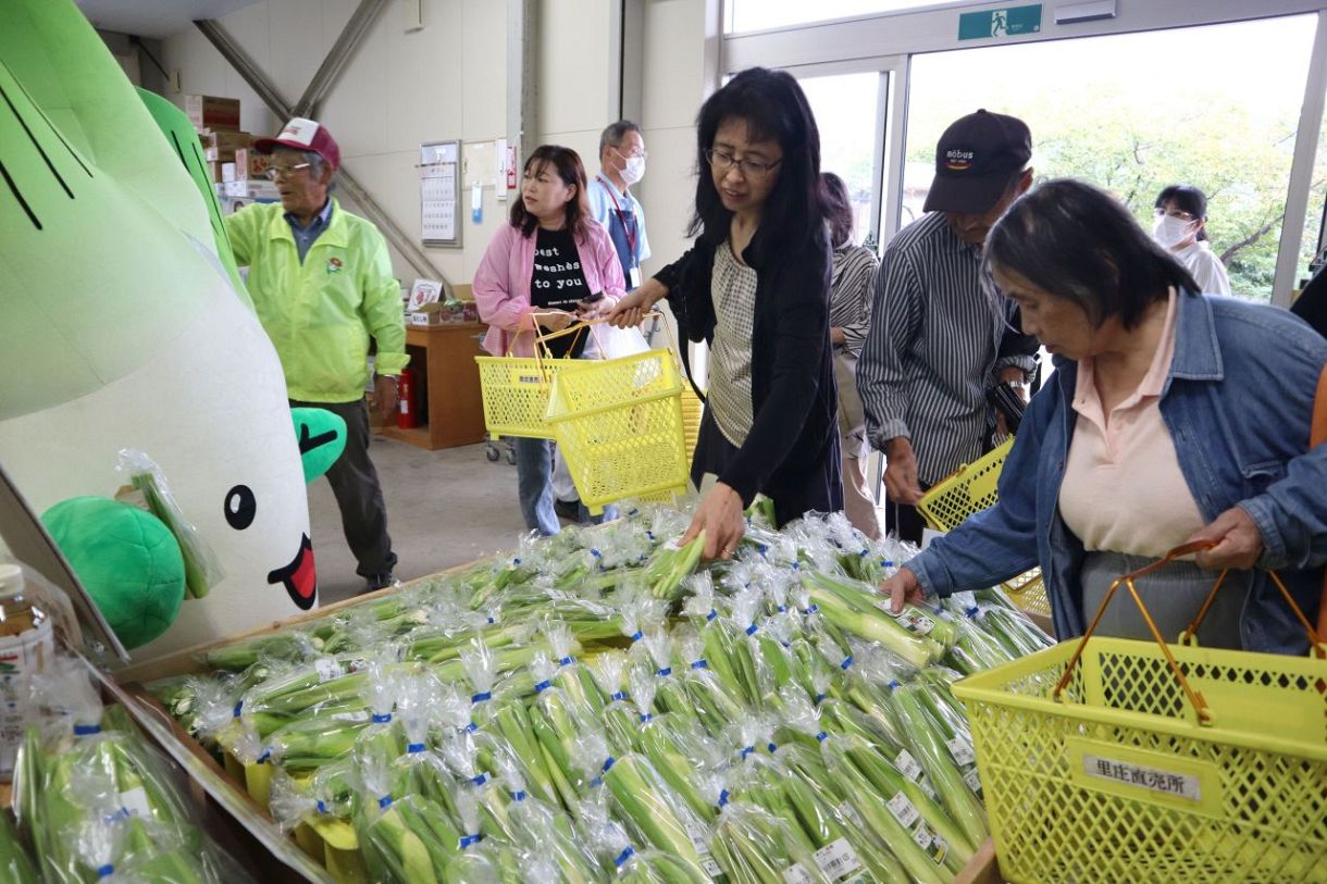 里庄町特産マコモタケPR JA直売所で収穫祭：山陽新聞デジタル