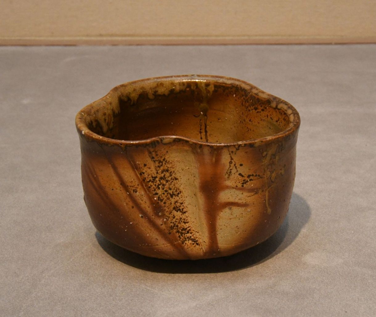 モダンな造形 円熟の境地 備前焼の伊勢崎淳さん 岡山で文化功労者記念