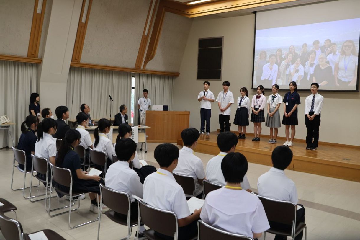 姉妹都市での学び 中高生発表 米、NZ、倉敷市役所で報告会：山陽新聞