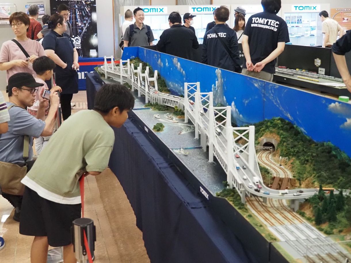 ことでん、JR四国が高松でイベント 鉄道模型走行や巨大ジオラマ