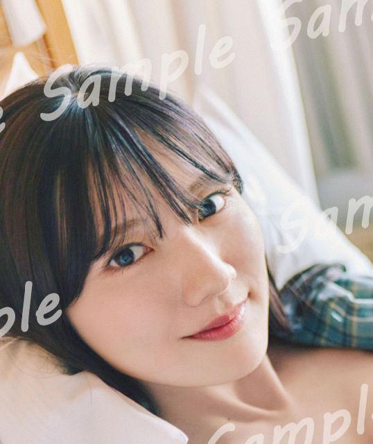 日向坂46河田陽菜、大人なボルドーランジェリー姿 2nd写真集封入特典