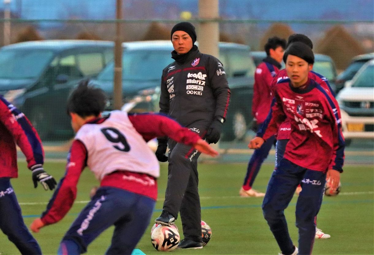 ファジ元選手赤嶺さん 新設ポストで古巣復帰 ストライカーコーチ就任