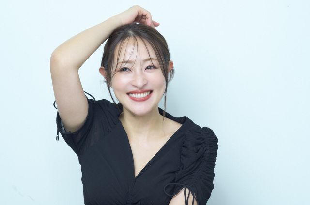 大沢あかね「放置肌」から一転 40歳から“急な美人化”で話題に「何した
