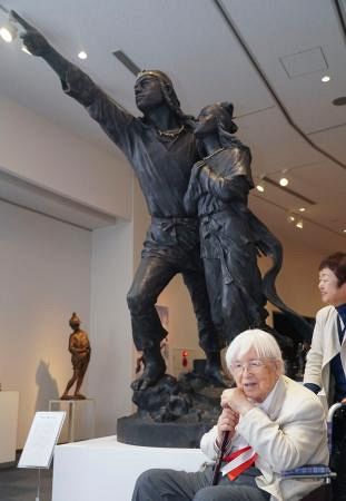100歳彫刻家「仕事楽しい」 中村晋也さん、青森で記念式典：山陽