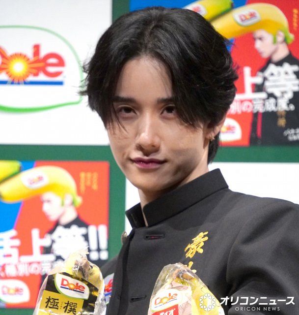 JO1佐藤景瑚、バナナイベントで筋肉披露「見ますか？」 リーダー・與那