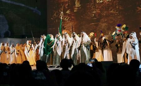 次回開催国サウジ、力強い舞踊 万博ナショナルデーで披露：山陽新聞