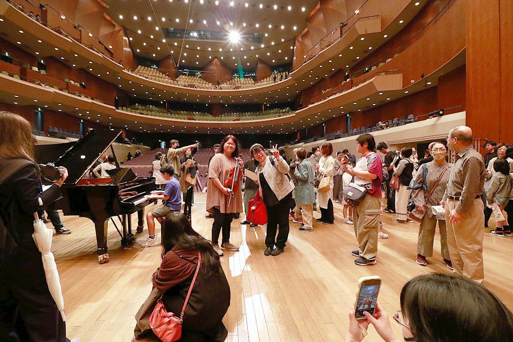 シンフォニーホールにしばしの別れ　休館前に１５００人が演奏や見学