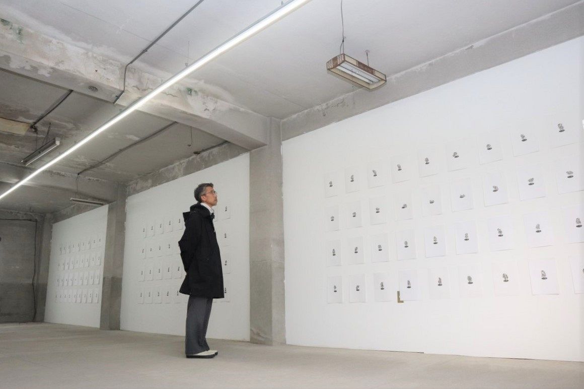 油絵（倉庫入り口） 分かりにくく入りづらい？倉庫活用のギャラリー 岡山・カルチャー