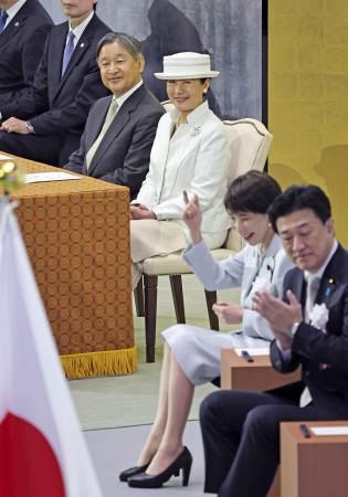 天皇お言葉なしに疑問の声 昭和式典「総合的に勘案」：山陽新聞