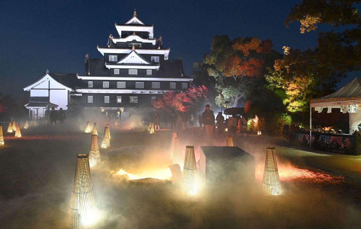 幻想庭園」「烏城灯源郷」 24日限り 優美な光 名所を彩る：山陽新聞
