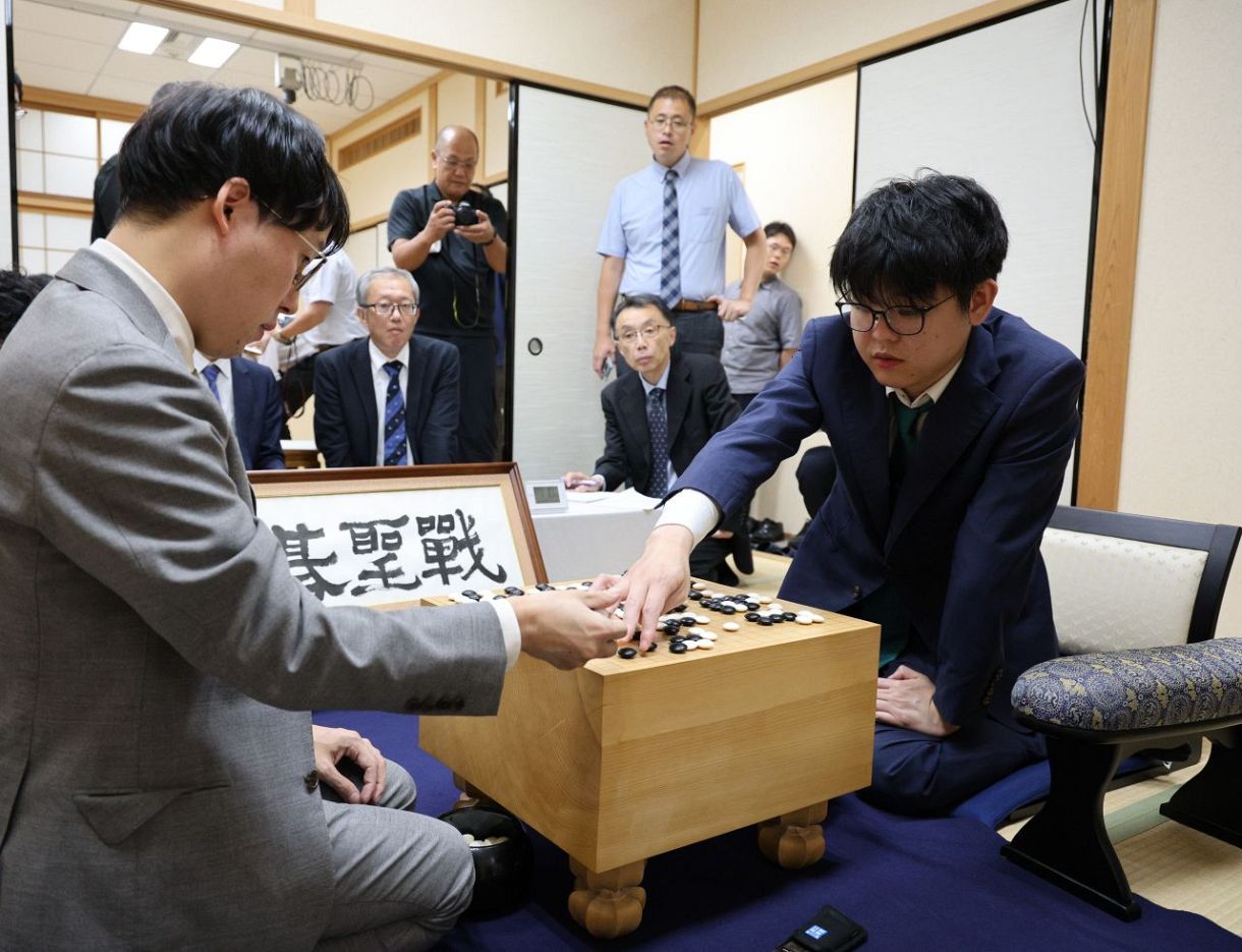 碁聖戦５番勝負第４局　佐田七段激戦制しタイに