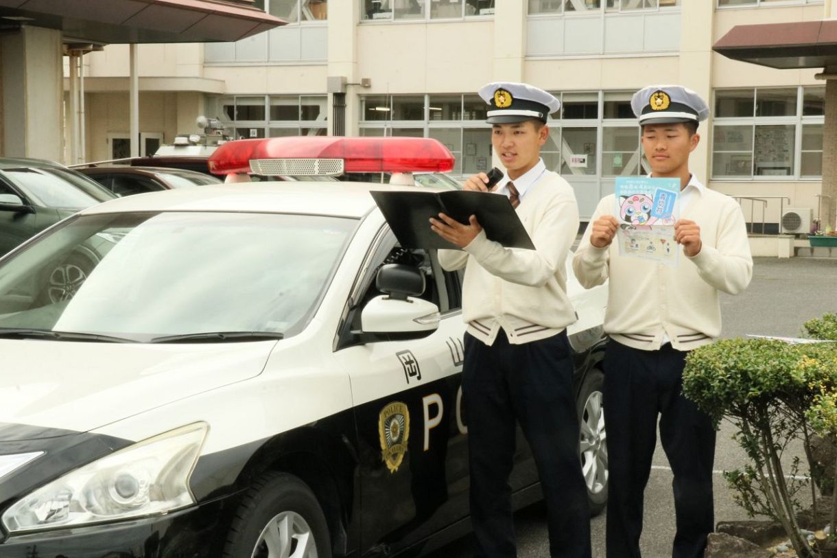 ルールを守らないと違反です 「高校生ＤＪポリス」徹底呼びかけ　青切符制度で岡山南高生徒