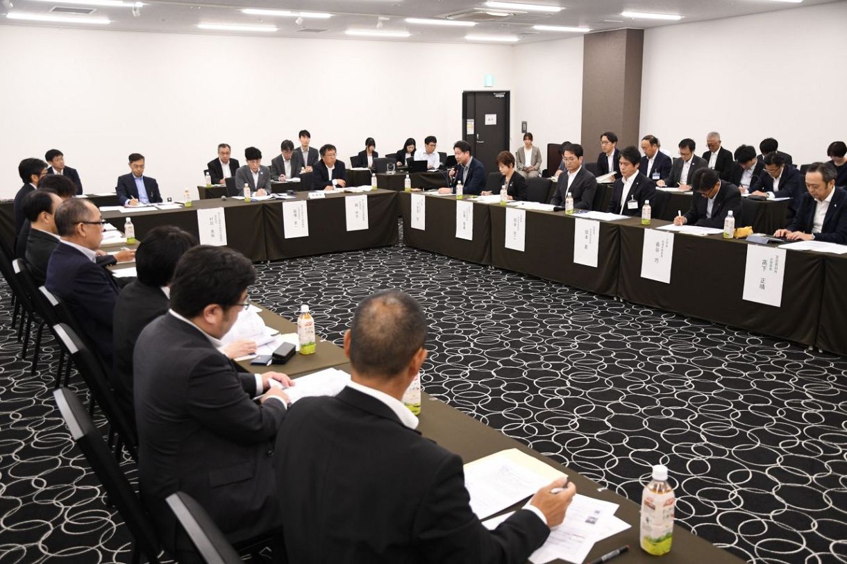 JR芸備線 臨時列車の増便延長 26年3月まで週1日、再構築協決める