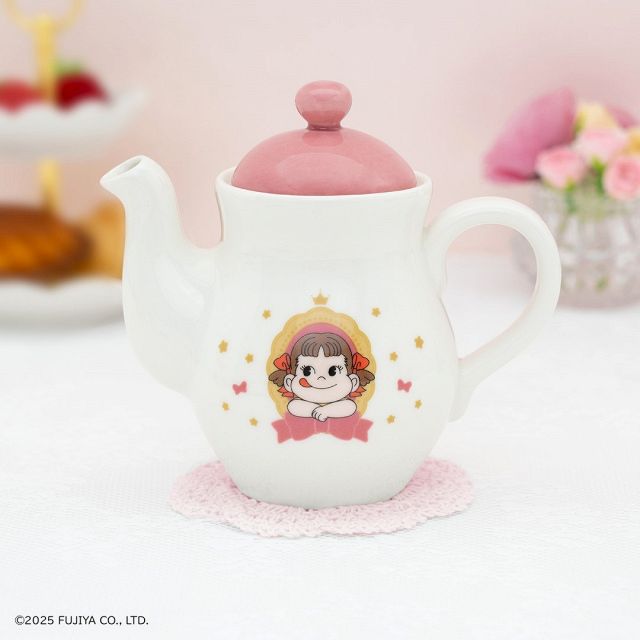 【新品未使用】不二家 ペコちゃん ティータイムセット 不二家のお菓子が“タイトーくじ”に 大人かわいい実用的アイテムが