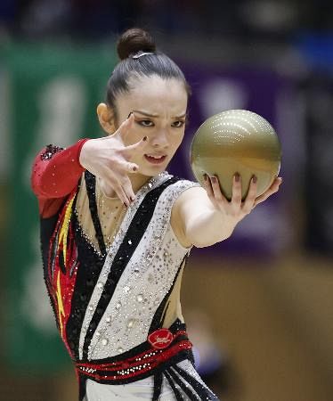 喜田が3冠、松坂と鈴木もV 全日本新体操の種目別決勝：山陽新聞