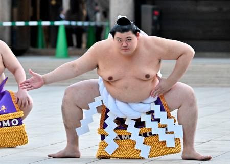 明治神宮で両横綱土俵入り 新春恒例、観衆約2千人：山陽新聞デジタル