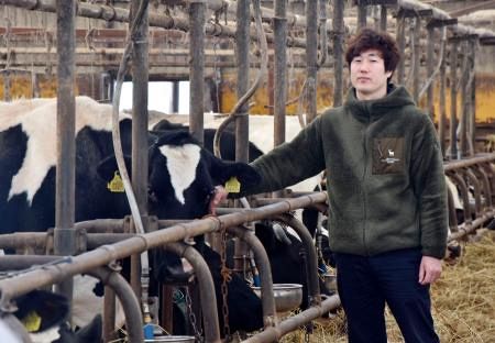 人口600人の村で酪農、ジェラート店も 「全部面倒見る」村長が言っ