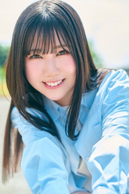 日向坂46 生写真　五期生お披露目制服　直筆サイン　鶴崎仁香 プロフィール #鶴崎仁香 (つるさき にこ) 20歳 神奈川県出身