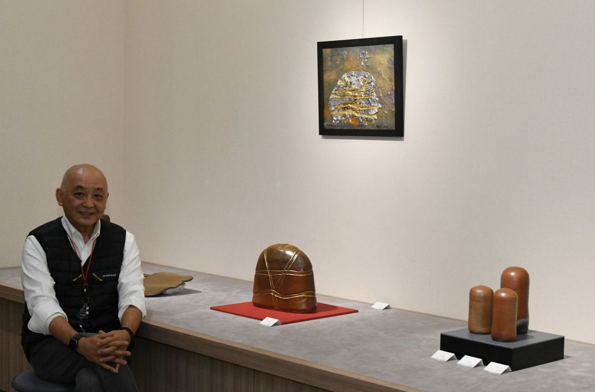 備前焼・藤原和さんのオブジェや絵画 岡山で8日まで個展 ：山陽新聞