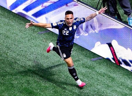 マルティネスが途中出場で決勝点 W杯準決勝、アルゼンチンが逆転