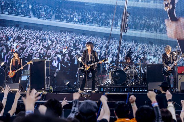 a flood of circle、初の武道館 型破りのライブで示したロックンロール
