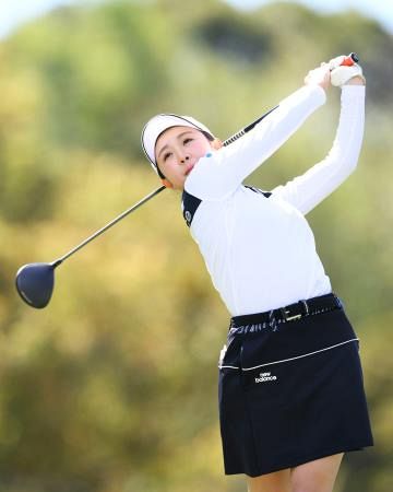 伊藤愛華と佐久間朱莉が首位 ヤマハ・レディース葛城第1日：山陽新聞