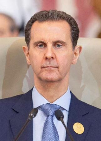 シリアのアサド大統領がロシアを電撃訪問 - BBCニュース