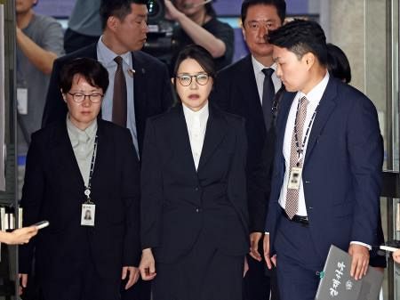 韓国前大統領の妻を逮捕 複数疑惑、夫婦で拘束：山陽新聞